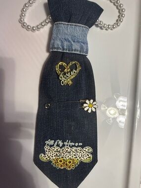 Denim Tie Necklace with Daisy Pin and Sparkle Heart